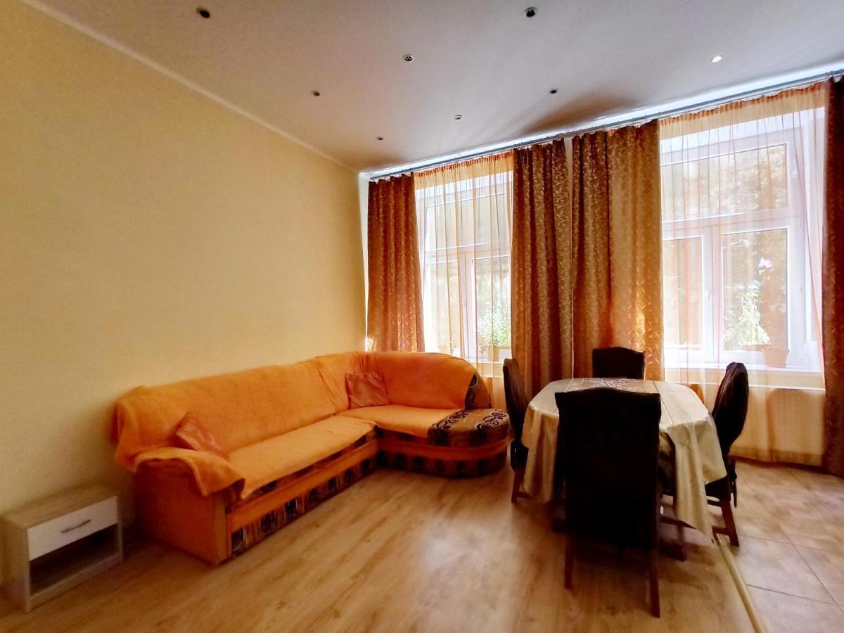 Apartments Iris Karlovy Vary Kültér fotó